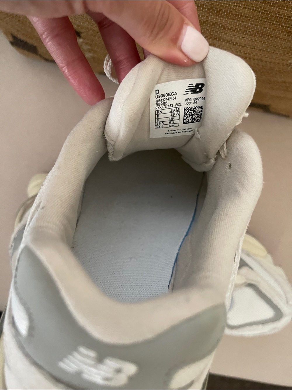 New Balance Neutral White & Light Gray Retro Runner Sneakers - Picture 4 of 7